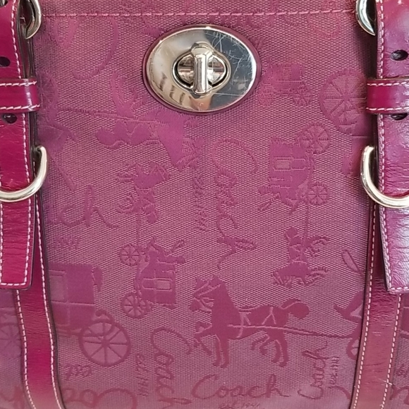 Coach Chelsea Horse & Carriage Convertible Bag - Picture 4 of 16